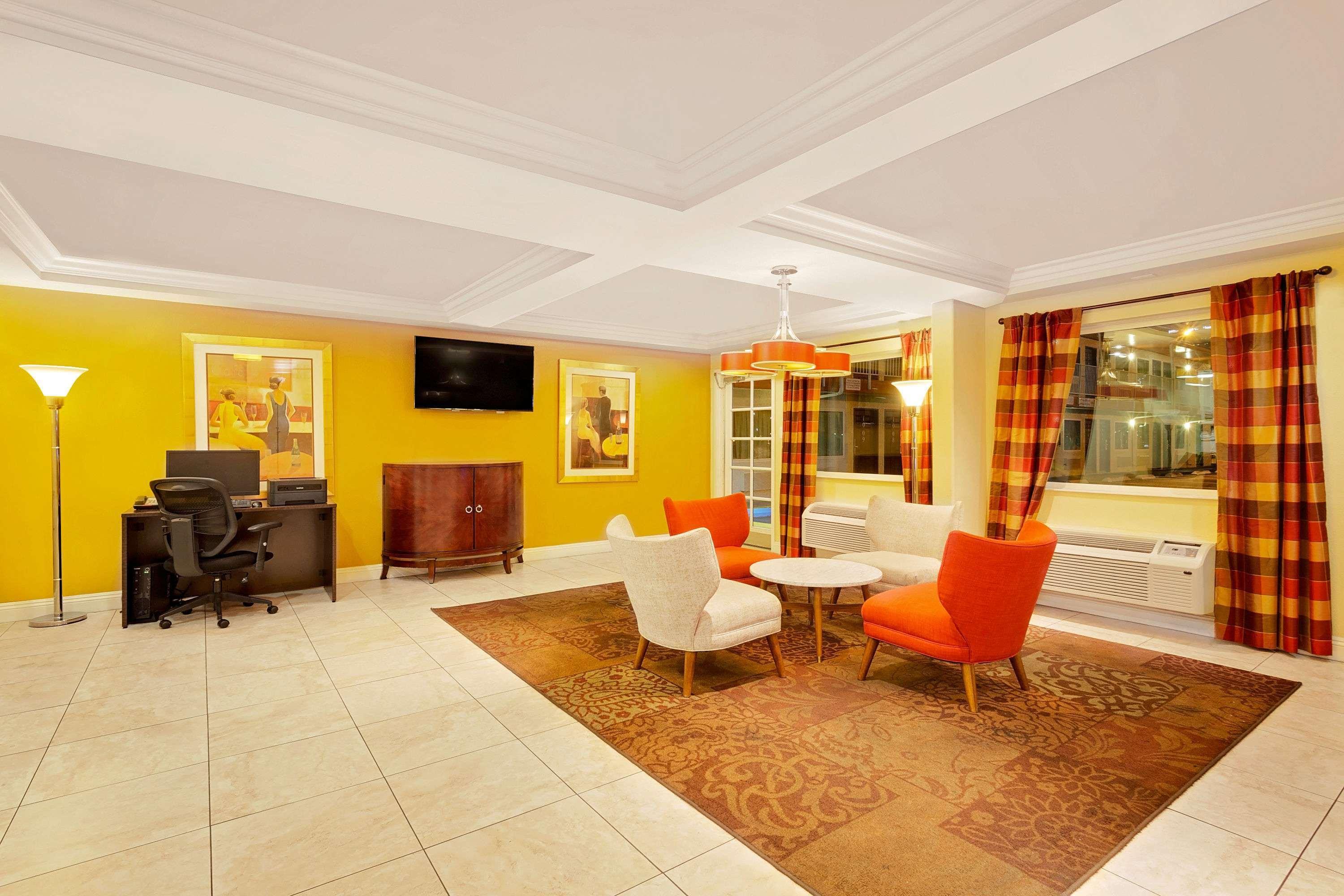 ฮาวเวิร์ด จอห์นสัน บาย วินด์แฮม ลาสเวกัส เนียร์ เดอะ สตริป Motel ภายนอก รูปภาพ