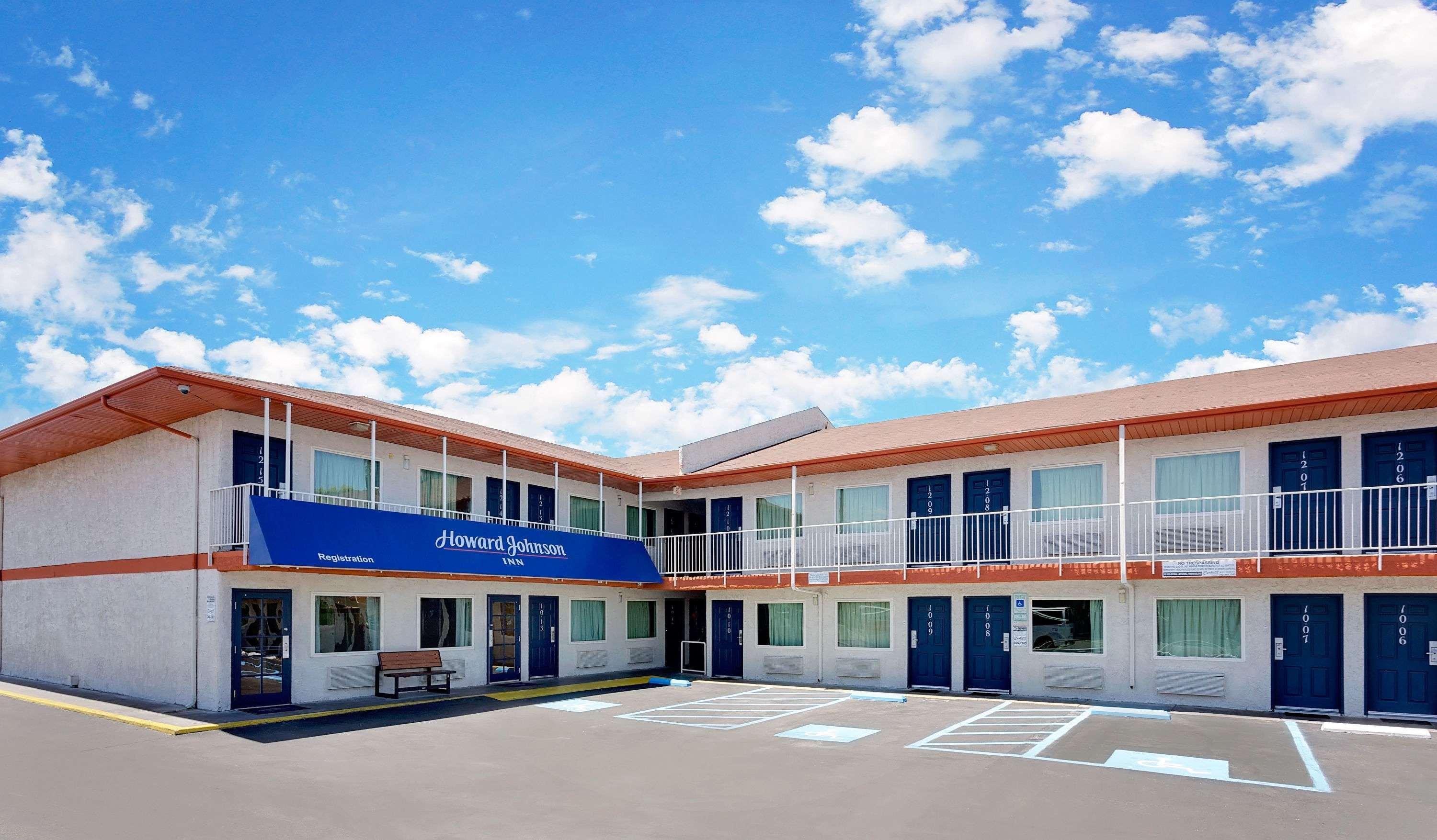 ฮาวเวิร์ด จอห์นสัน บาย วินด์แฮม ลาสเวกัส เนียร์ เดอะ สตริป Motel ภายนอก รูปภาพ